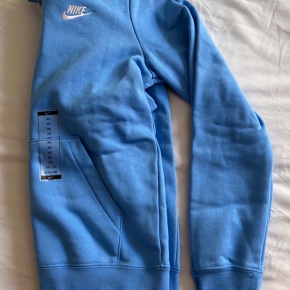 Nike Women’s Hoodie - Picture 2 of 2